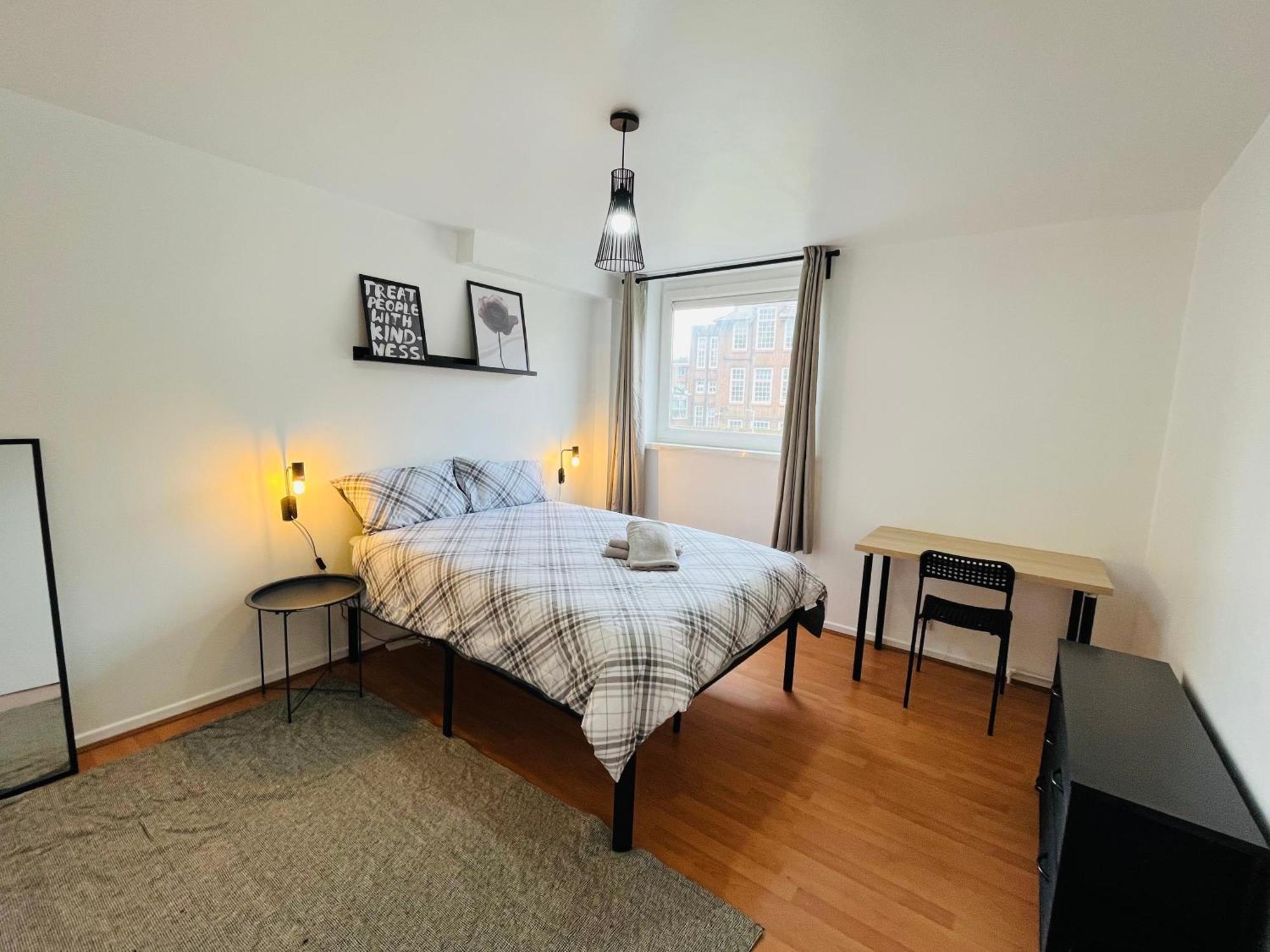 1 Double In 4 Bed Flatshare Homestay