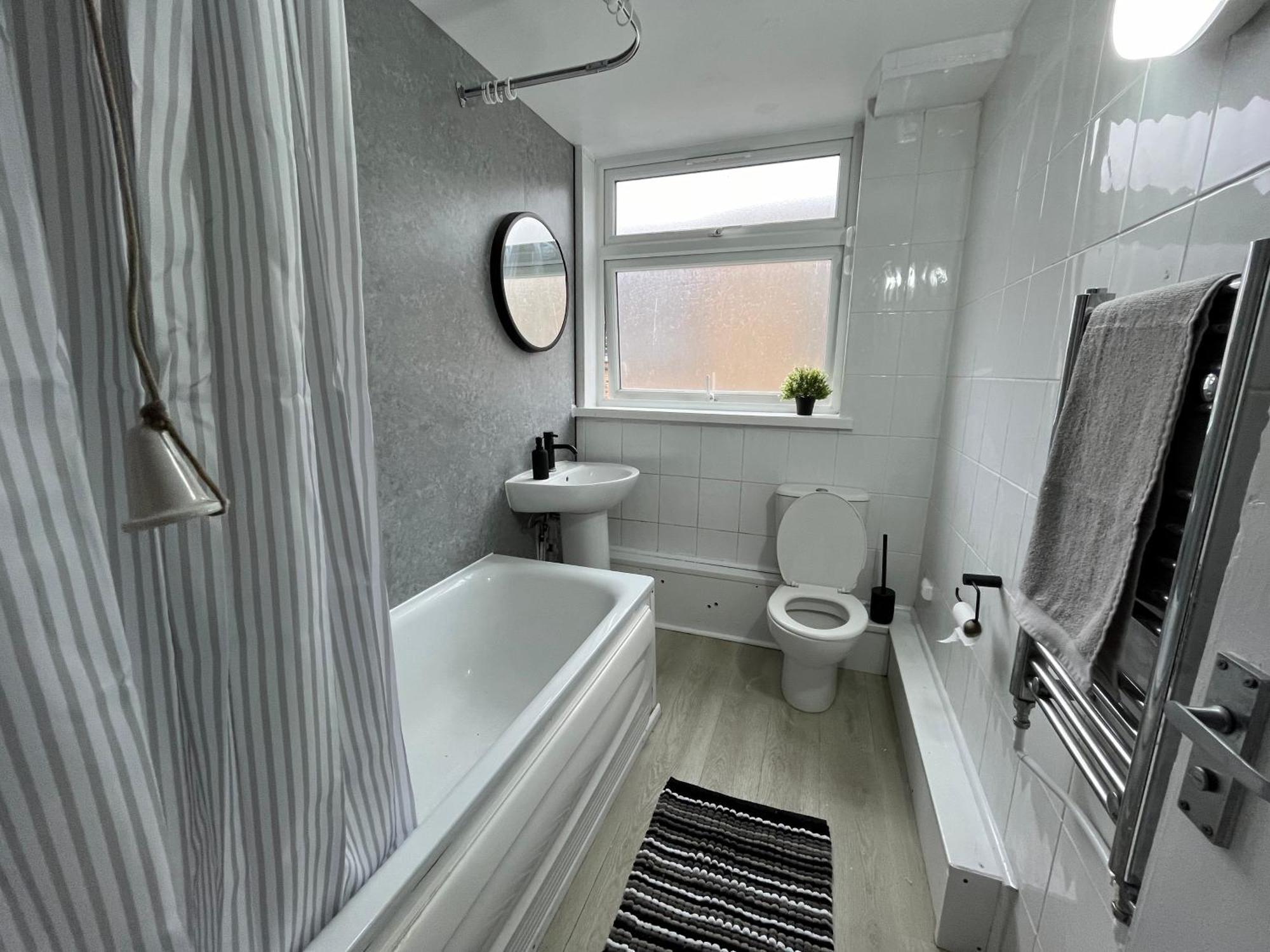 1 Double In 4 Bed Flatshare Homestay London