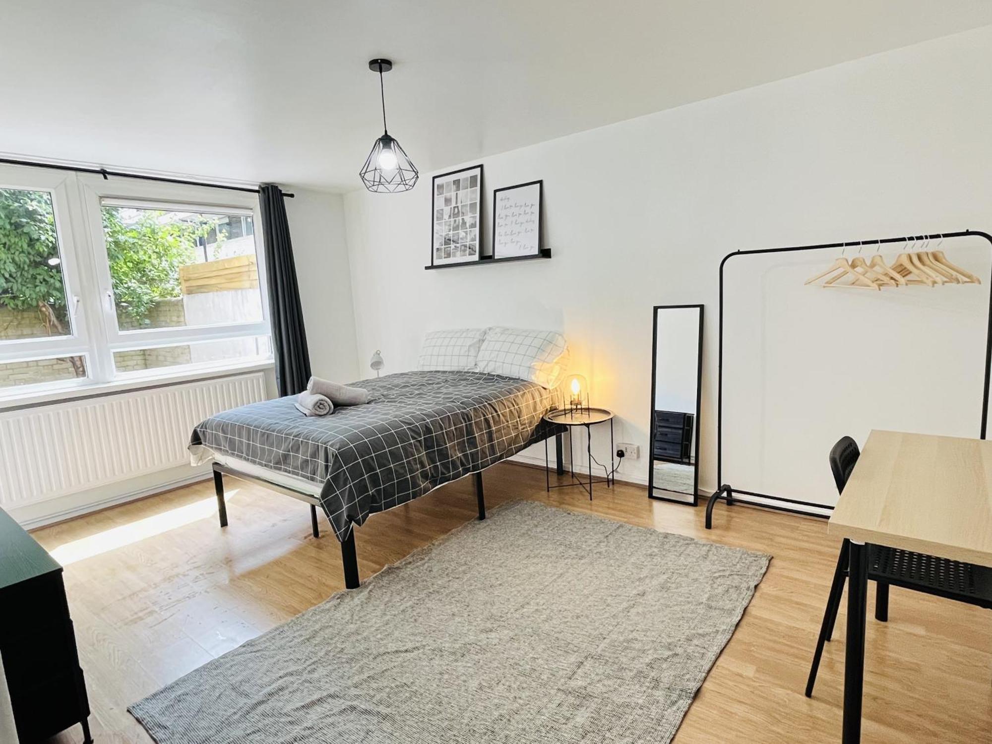 1 Double In 4 Bed Flatshare Homestay *